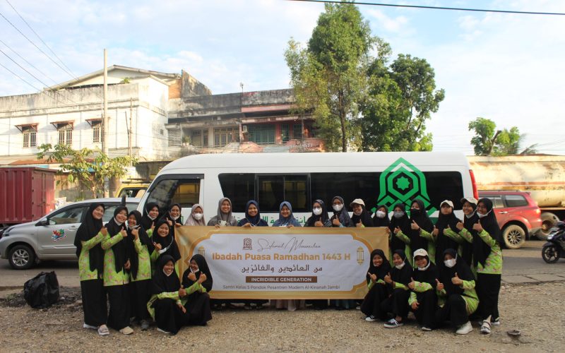Berbagi Takjil di Bulan Ramadhan