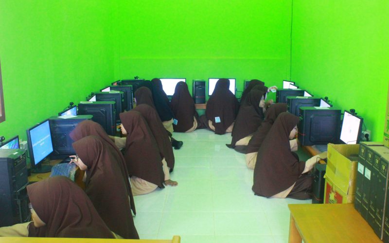 Suasana Belajar Komputer