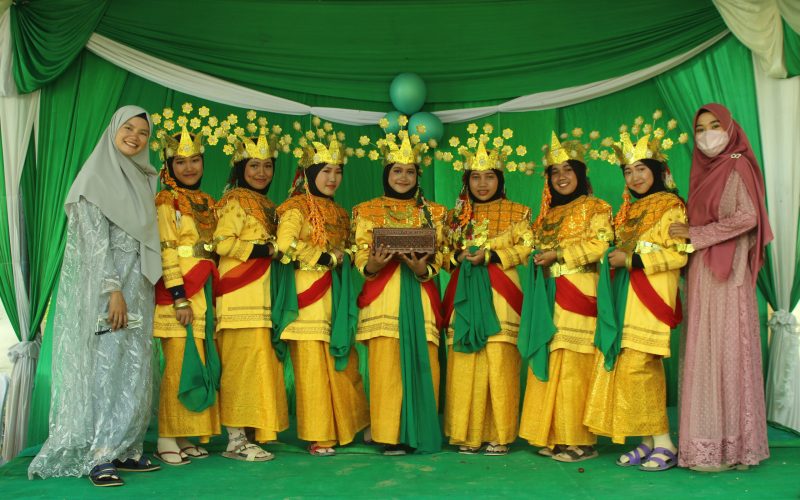 Tim Tari Sekapur Sirih